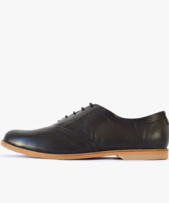 schwarze schuhe