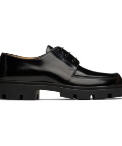 schwarze schuhe